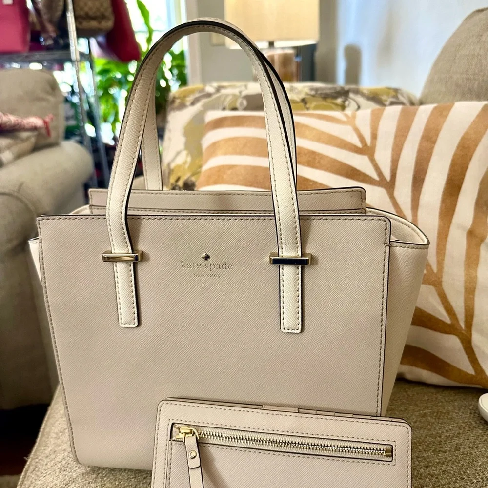 KATE SPADE CEDAR STREET Bifold Cedar Street Wallet in Crisp Linen NEW MSRP $100